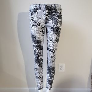 Floral patterned skinny pant